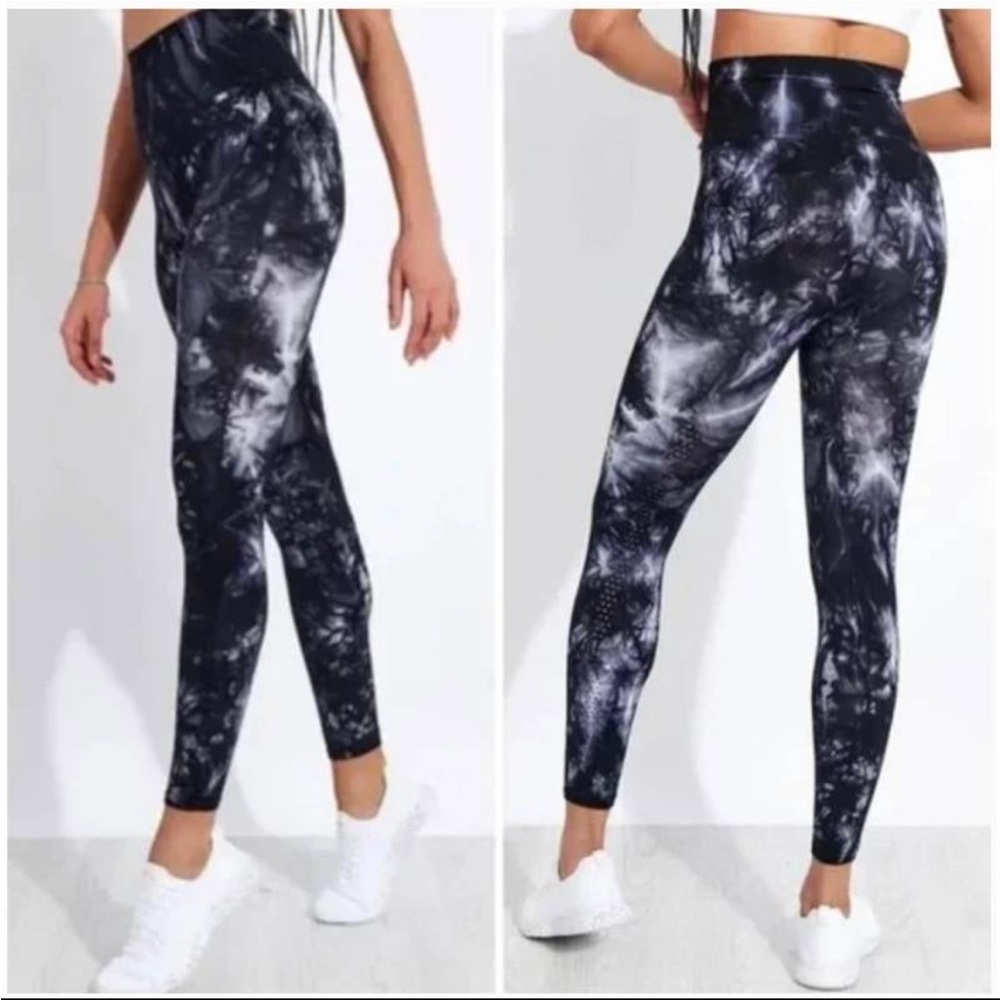 FREE PEOPLE • FP Movement High-Rise 7/8 Good Karma Tie-Dye Leggings Sz XS/S
